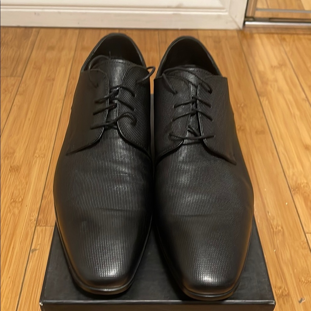 100% Authentic Hugo Boss Vareb 50246655 001 black men’s leather shoe